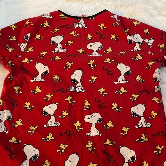 Peanuts Shirt Women’s Scrub Top Size Large Short Sleeve Red Cotton Medical - Picture 5 of 9